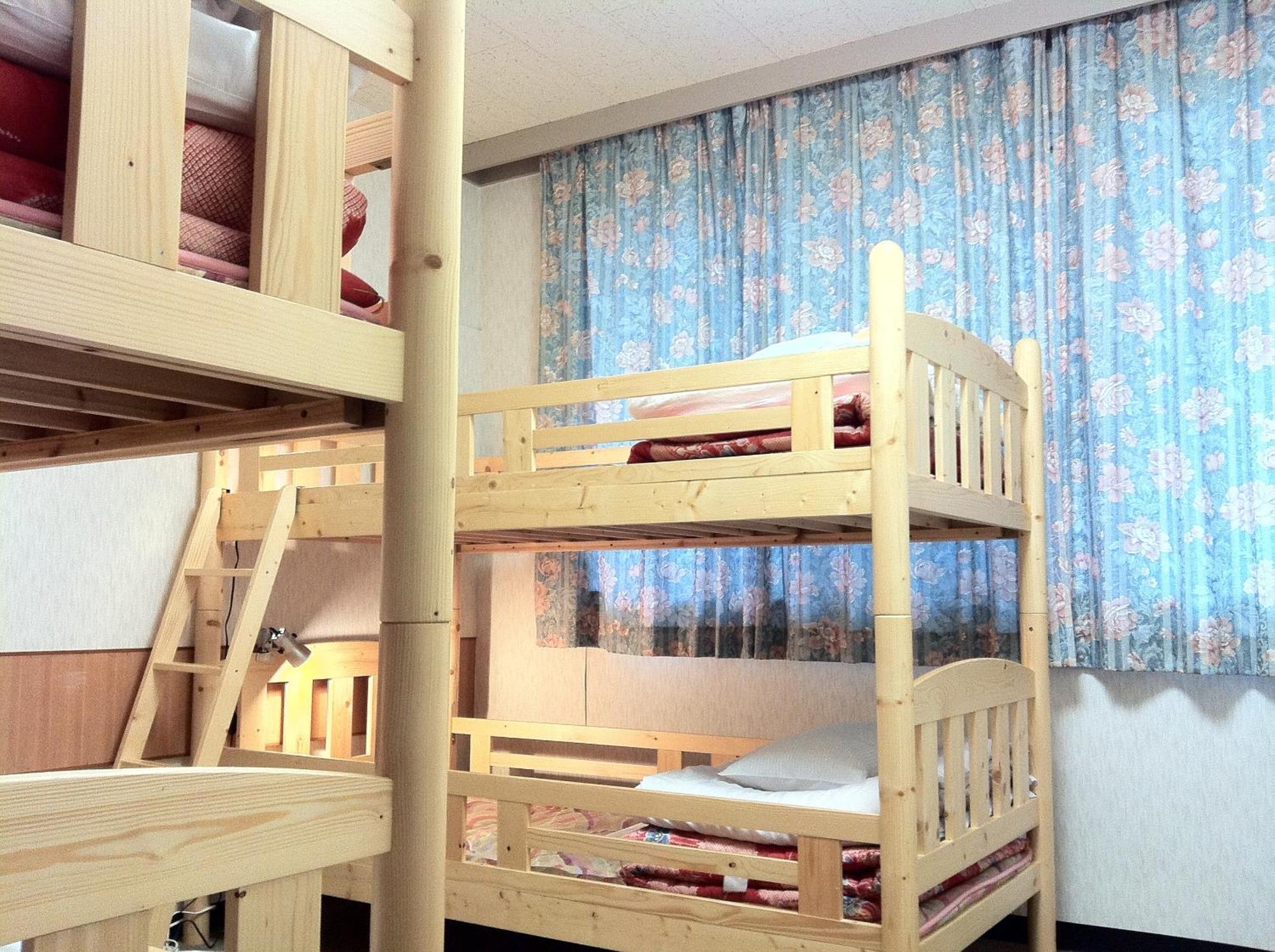 Shodoshima Olive Youth Hostel Rum bild